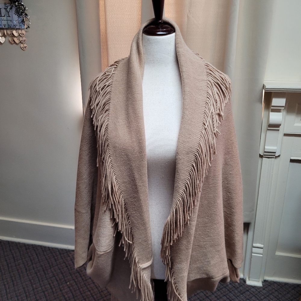 Layers by Lizden soft fringed cocoon wrap blanket shawl sweater Plus One Size